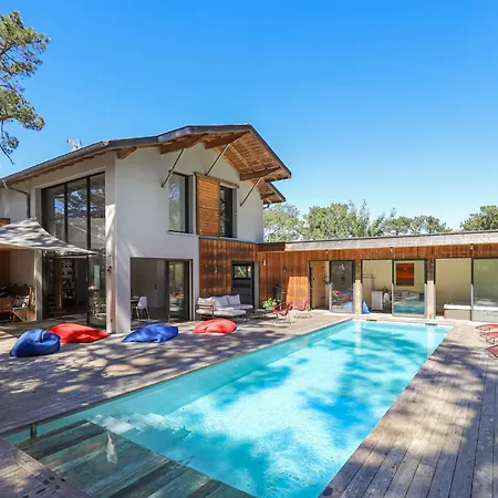 Des Pins Villa *