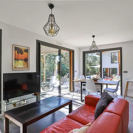 Villa Des Pins *